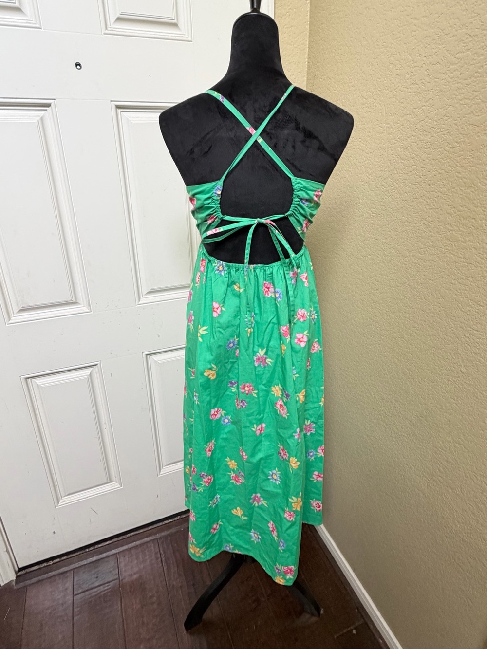 Green Floral Spaghetti-Strap Maxi Dress - Picture 3 of 11